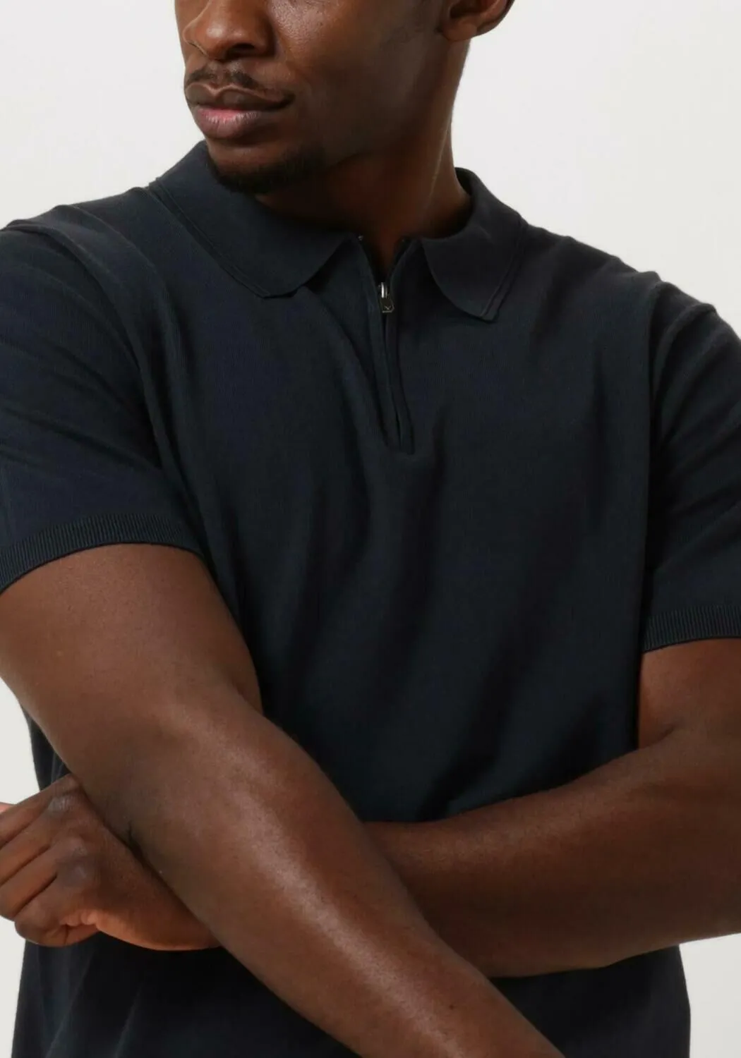 pure path polo knitted shotsleeve polo half zip with chest embroidery bleu foncé