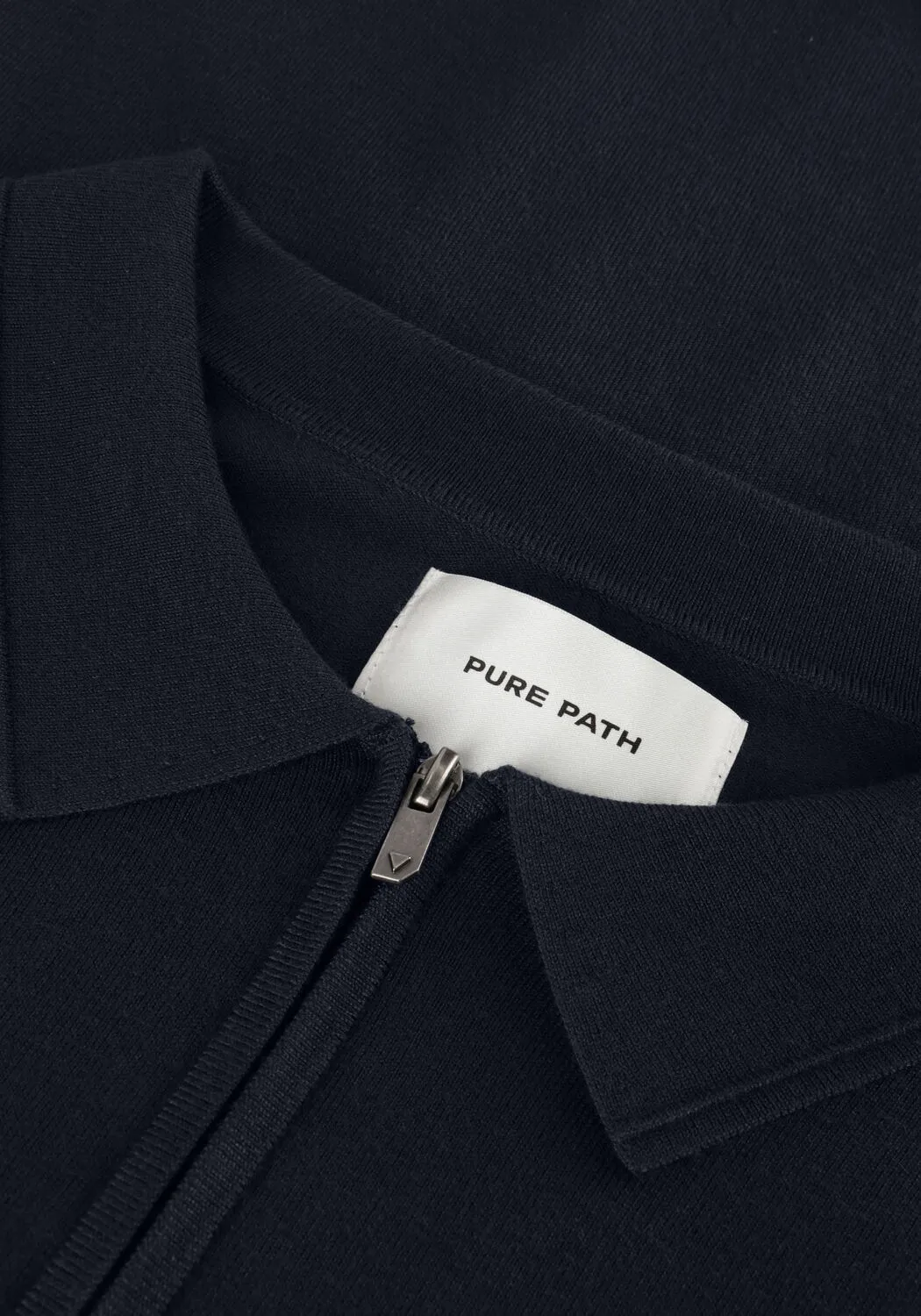 pure path polo knitted shotsleeve polo half zip with chest embroidery bleu foncé